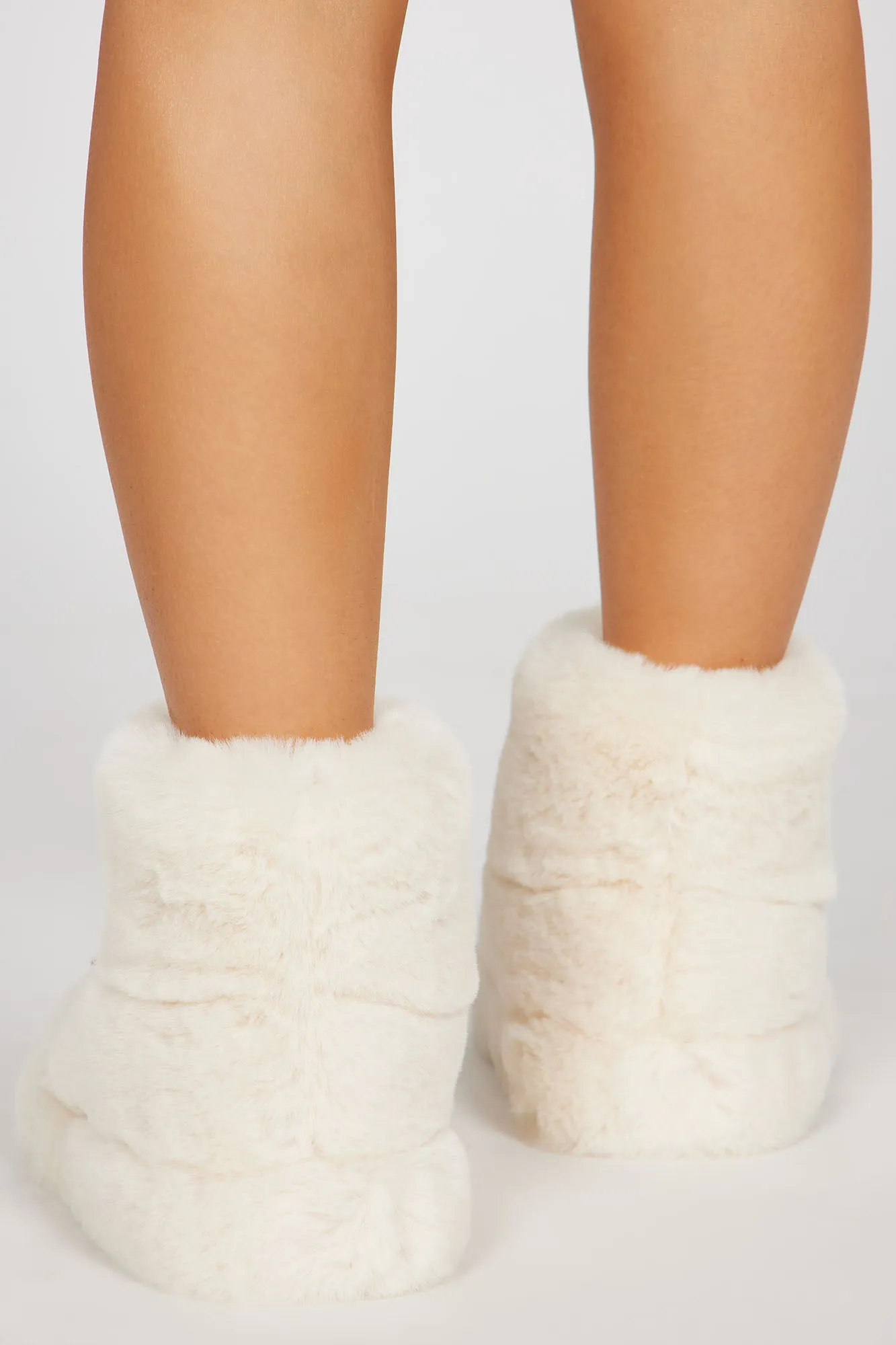 A Cozy Night Booties - Cream