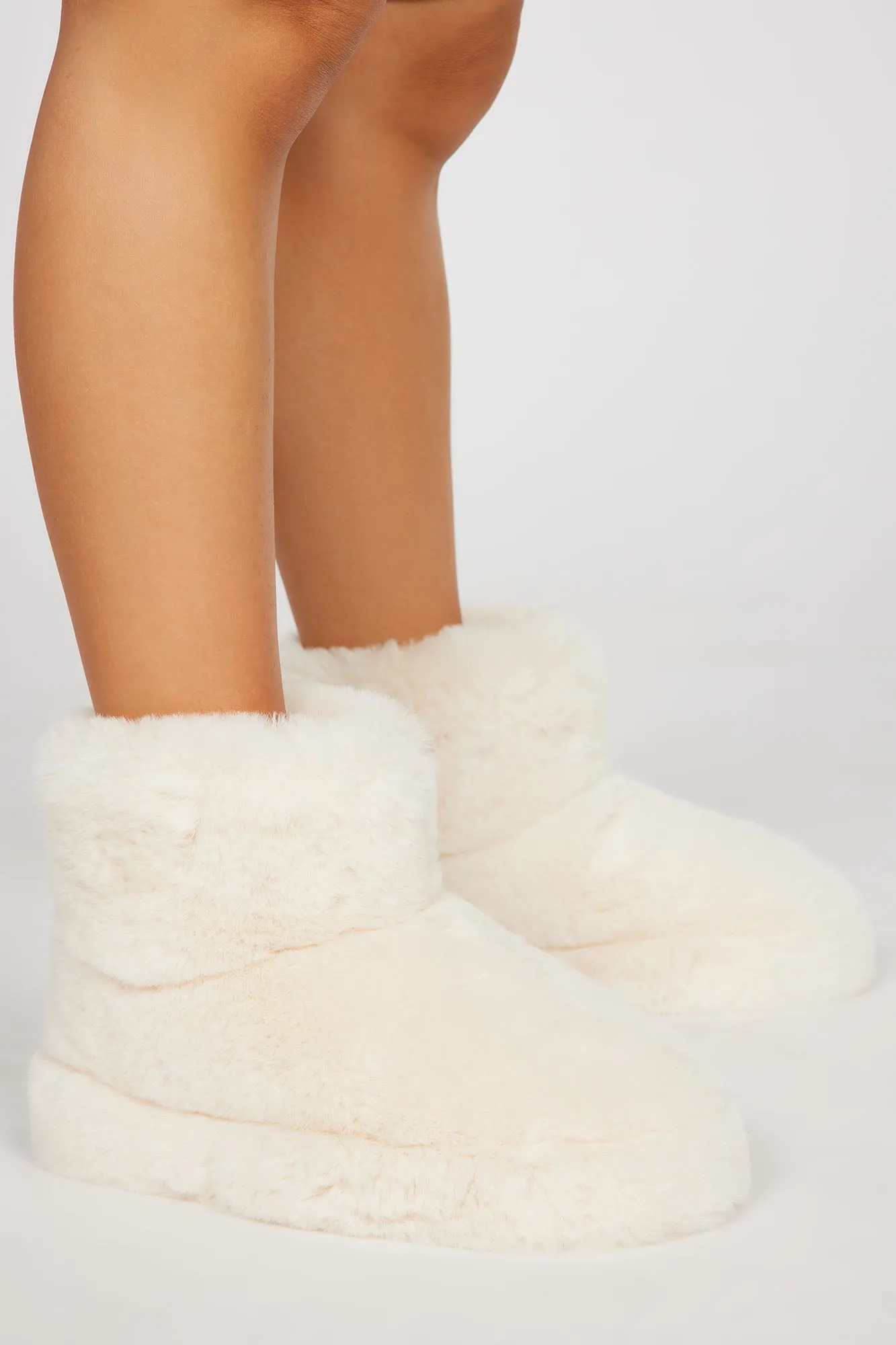 A Cozy Night Booties - Cream