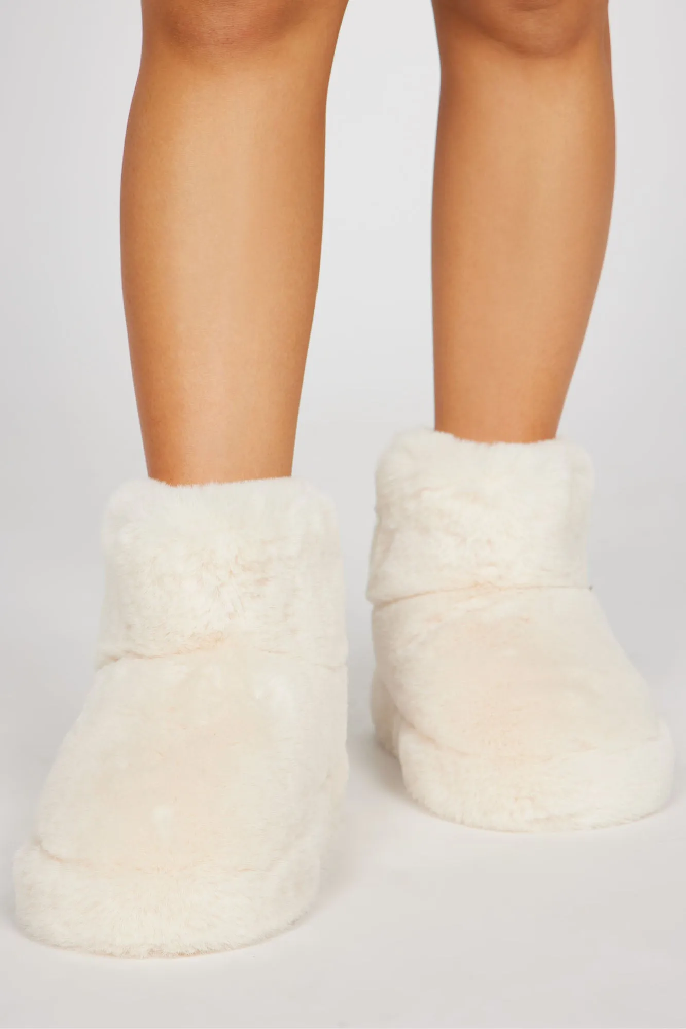 A Cozy Night Booties - Cream