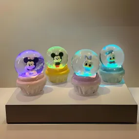 Bola de Cristal Mickey Mouse y sus Amigos Tamaño Grande Pintada a Mano con Luz,Nieve  - Personajes Mickey Mouse,Minnie Mouse,Pato Donald y Daisy