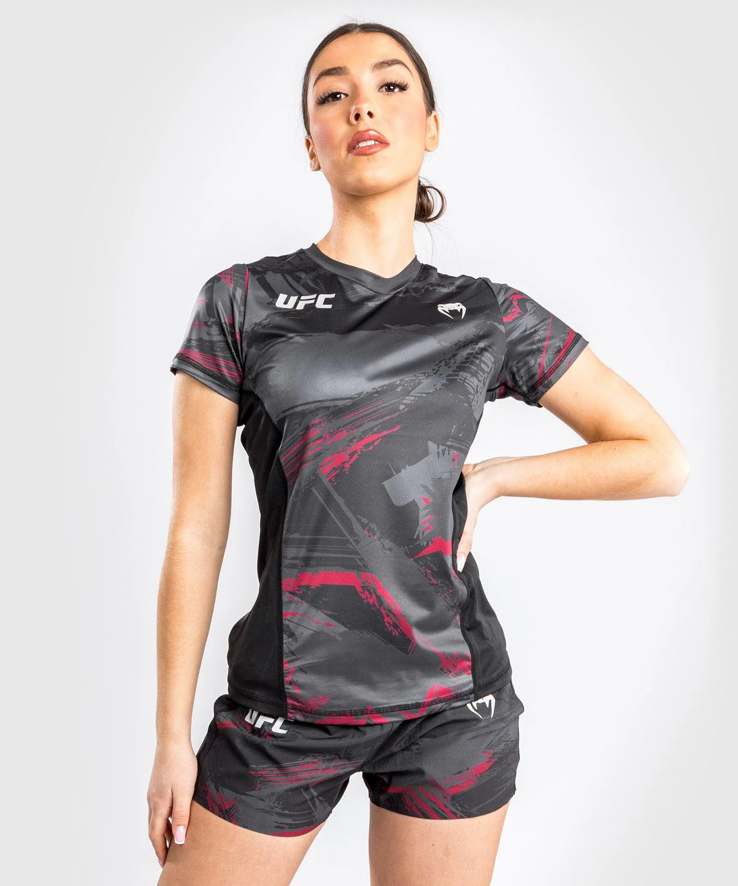 Camiseta UFC Venum Authentic Fight Week 2.0 Dry-Tech - Para mujer - Negro/Rojo