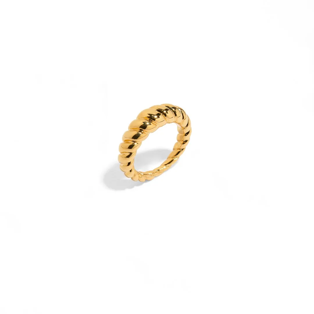 GOLDEN CROISSANT RING