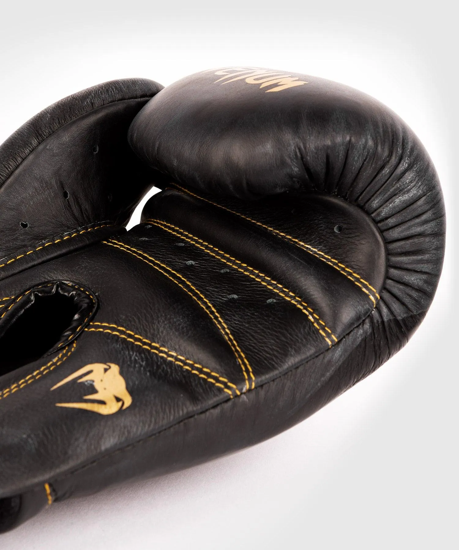 Guantes de Boxeo profesional Venum Giant 2.0  – Velcro - Negro/Negro-Oro