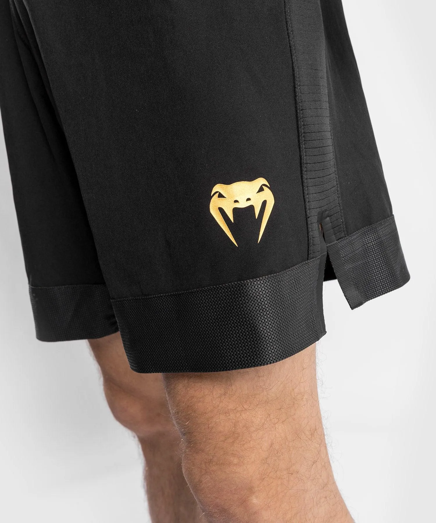 Pantalones cortos de combate Venum Tempest 2.0 - Negro/Dorado