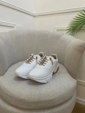 Tenis blancas con cordones oro rosa a