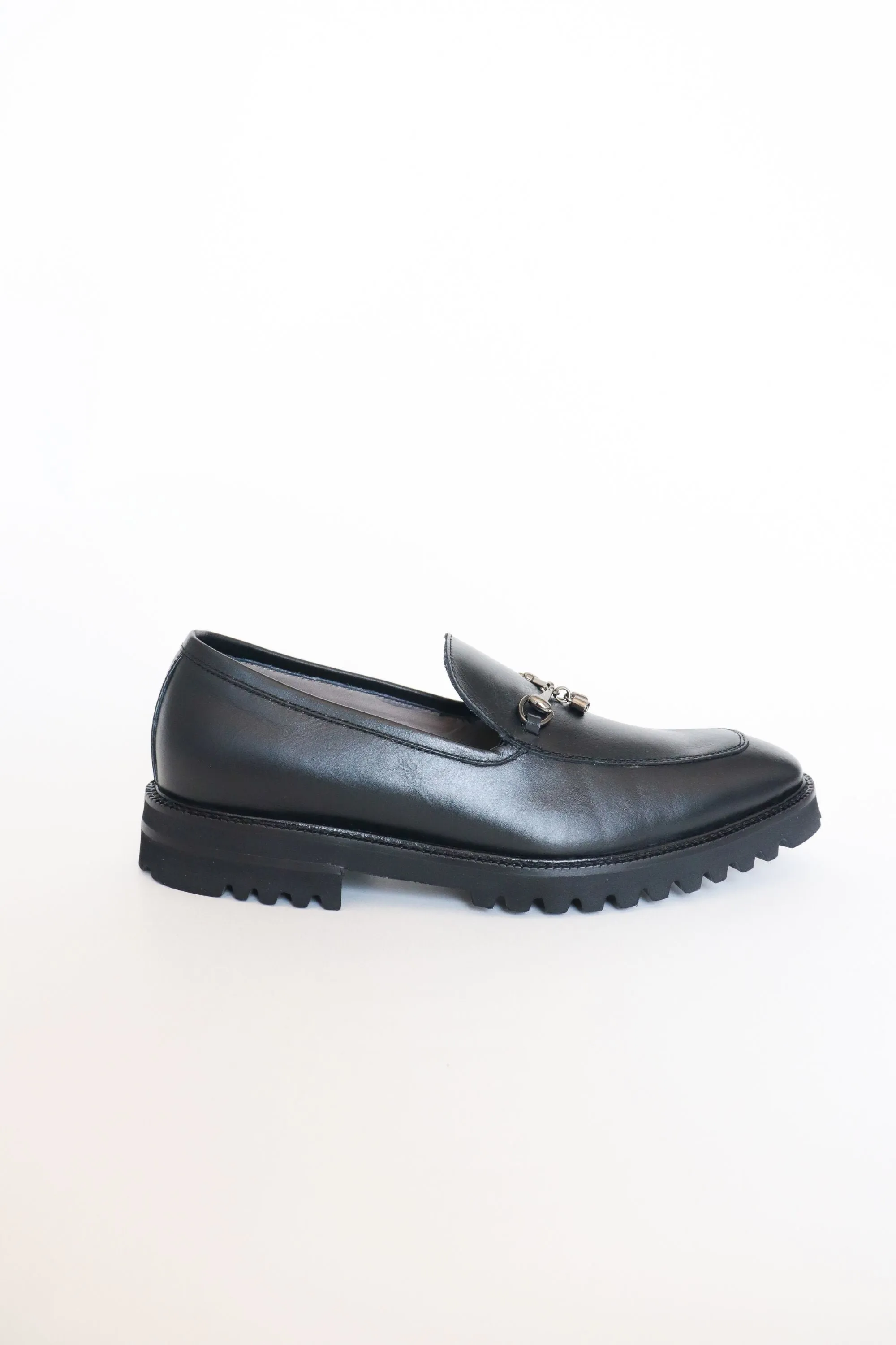 ZAPATO LOAFER EDWARD PARAHOMBRE EN CUERO NEGRO / REF: LUZ 2343